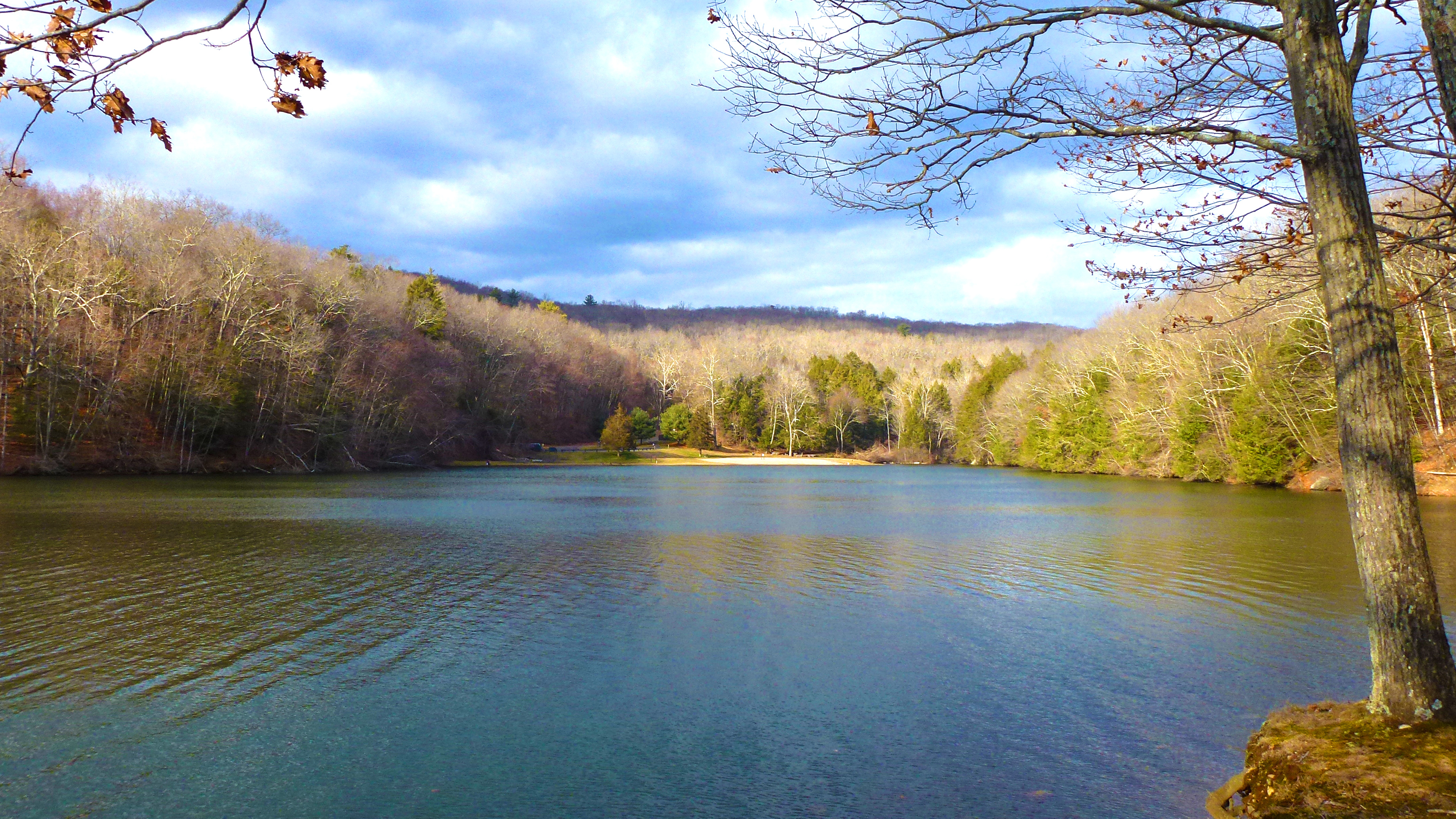 View of Lake Zoar and the Kettletown State Park in Southbury, CT